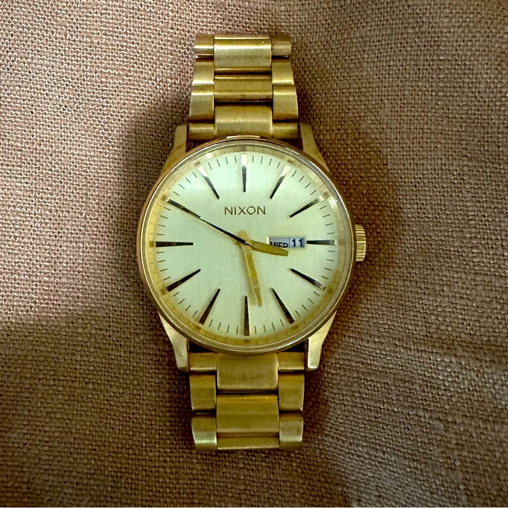 Nixon “The Sentry SS” watch